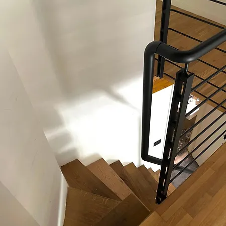 Ground Stone Μπάρι