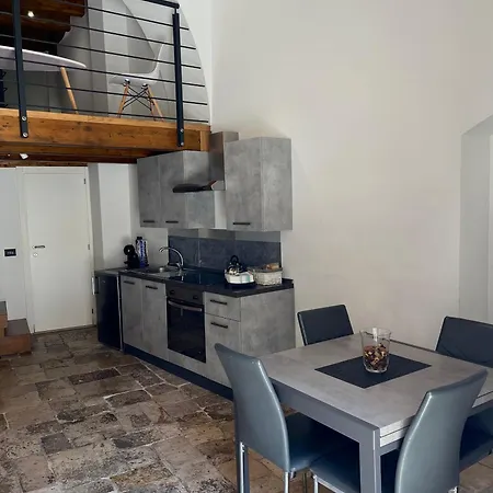Ground Stone Apartment Bari