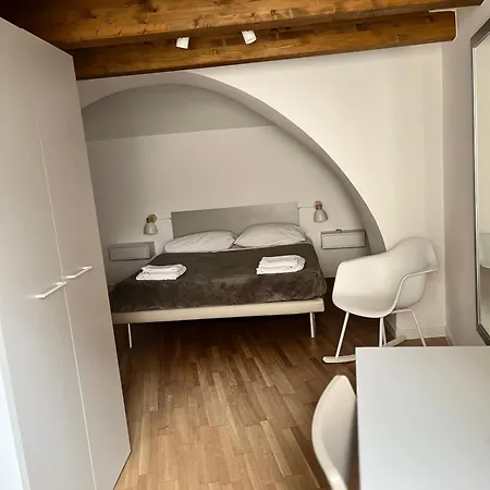 Ground Stone Apartment Bari